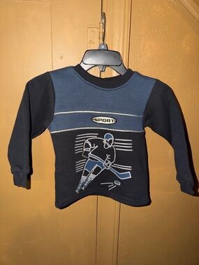 Turbulence Clothing Sport Hockey Sweatshirt Kids Youth 4 Size Small Used Pre Own